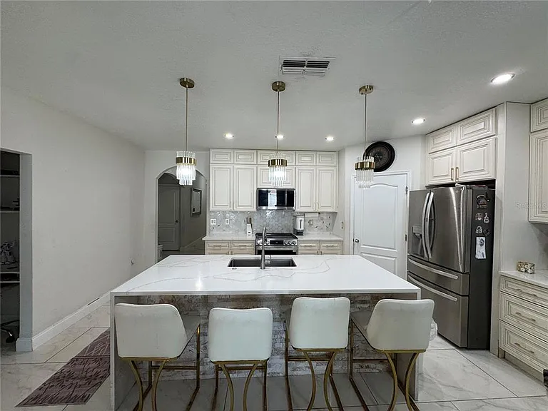 5746 Marsh Landing Dr — Photo 7