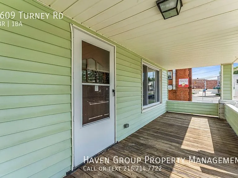 4609 Turney Rd — Photo 3