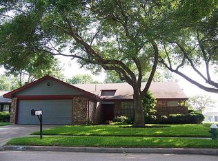 11902 Hedgegate Dr, Houston, TX 77065