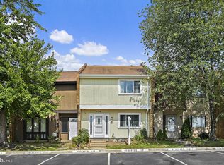 1119 Shannon Pl, Herndon, VA 20170