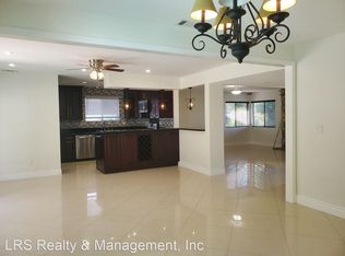 24006 Calvert St, Woodland Hills, CA 91367