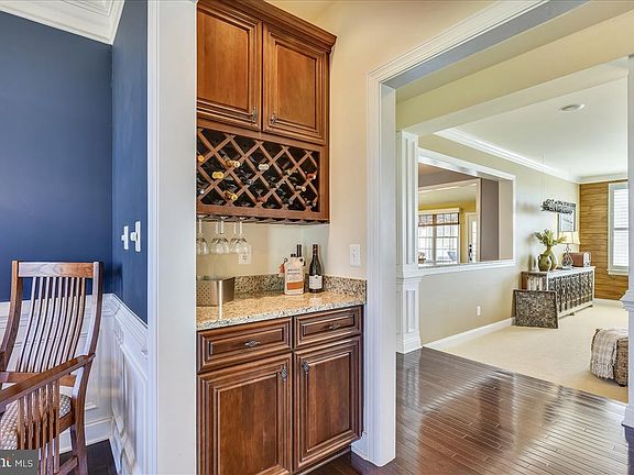 5th image of 15152 Carver Ct