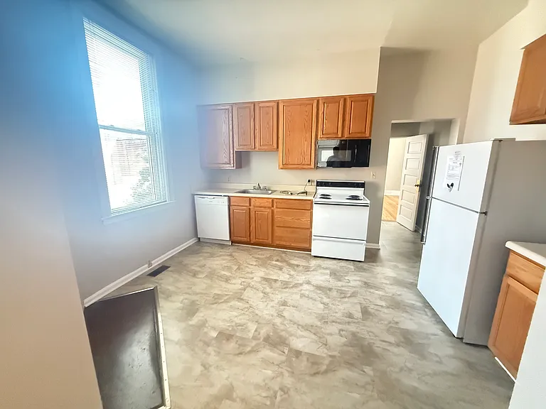 1110 Wertland St #2 — Photo 4