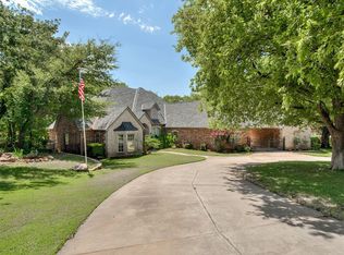 8030 Redhawk Ln, Edmond, OK 73034
