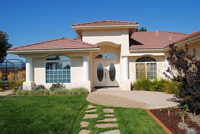 1st image of 210 Foxtail Ln