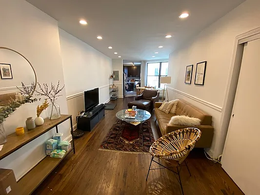 Rented by Mdays Realty | media 70