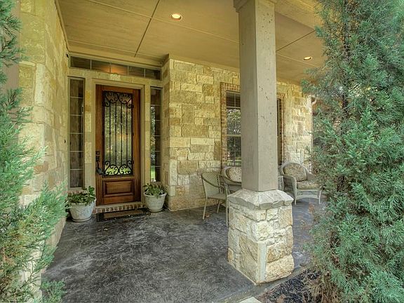 3rd image of 1580 Windy Oaks Dr