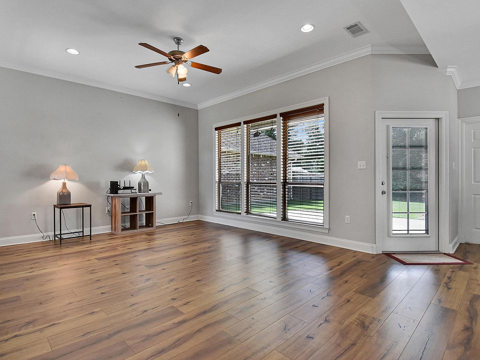1st image of 20152 Gardens Ct