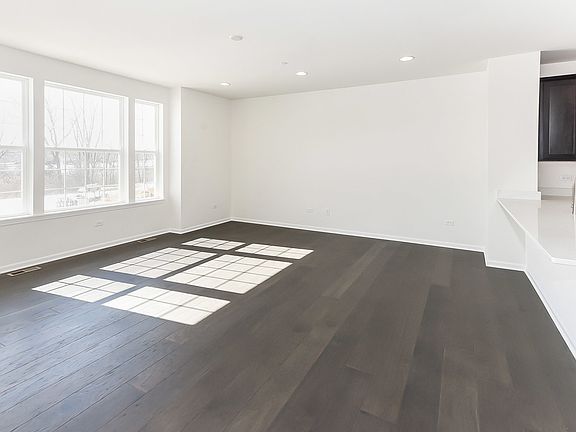 2nd image of 2516 Huntleigh Ln #7.03