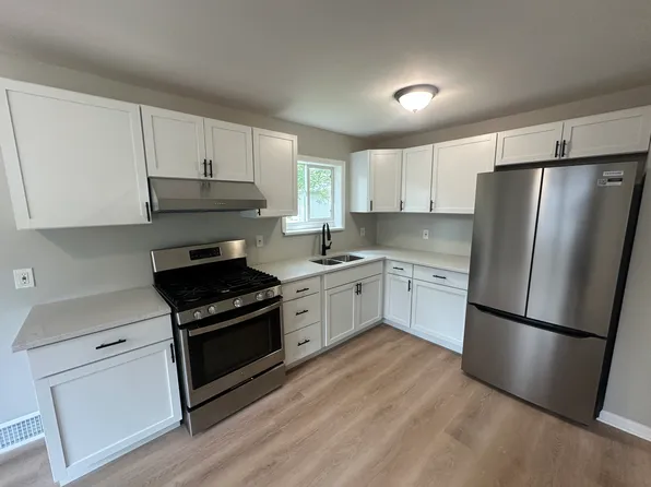 3228 163rd St, Hammond, IN 46323
