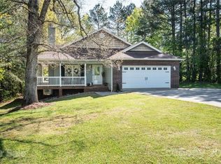 4946 Addison Ln, Hickory, NC 28601