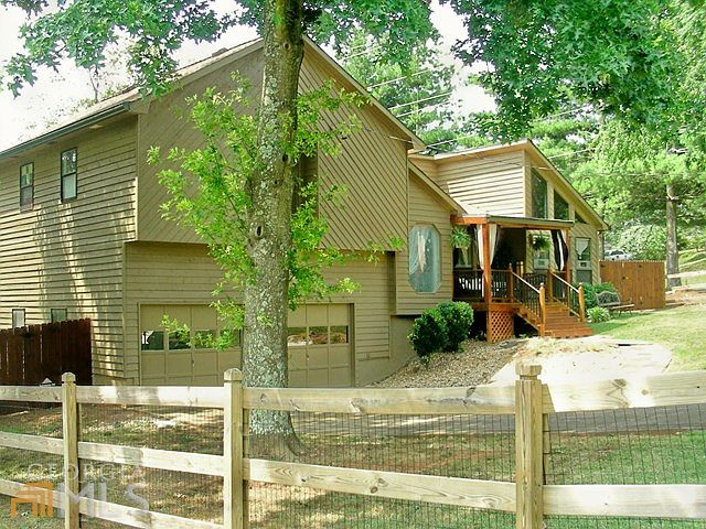 2nd image of 102 Deerfield Ln