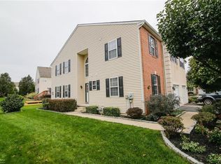 6823 Lincoln Dr, Macungie, PA 18062