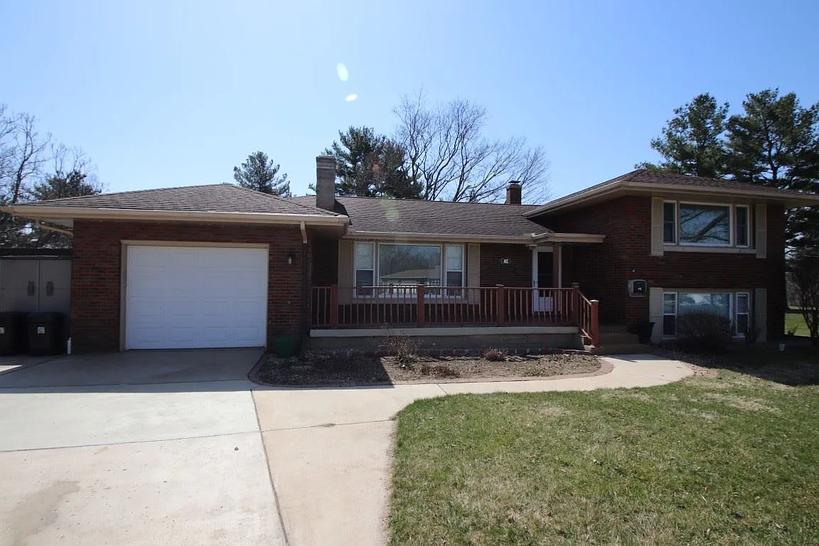412 Wilshire Ct photo 1