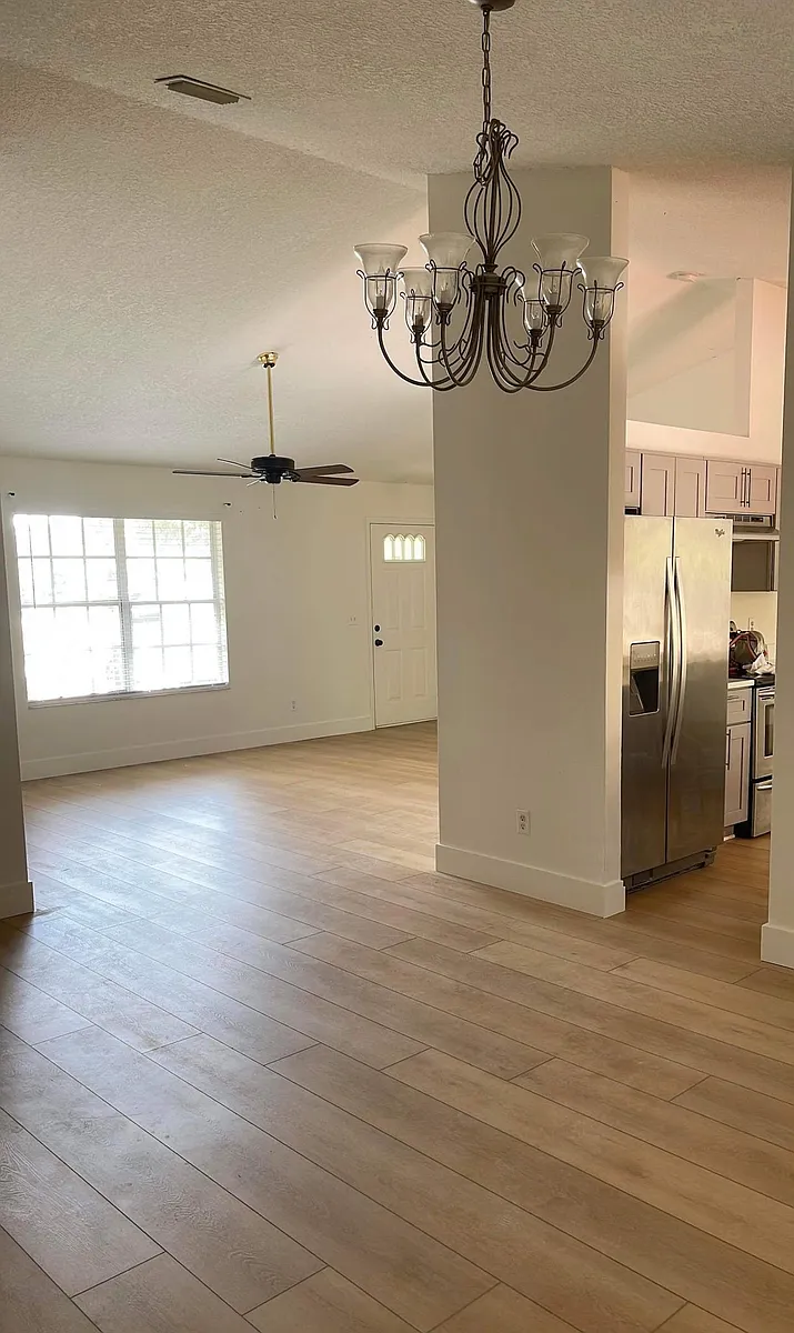Building Photo - 4725 Willow Bend Dr