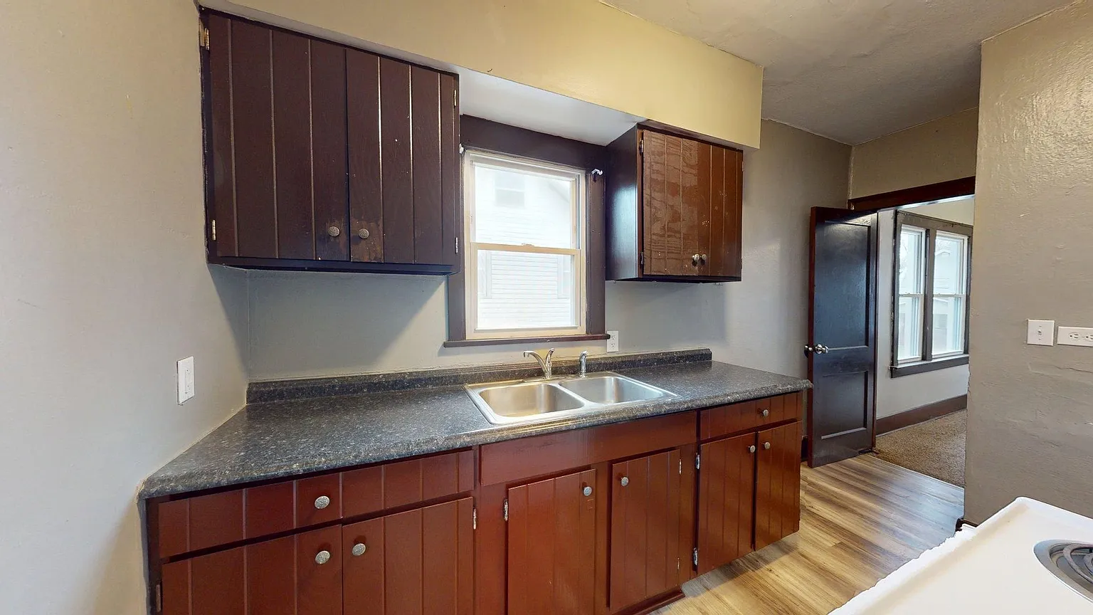 236 Watson St #B photo 1