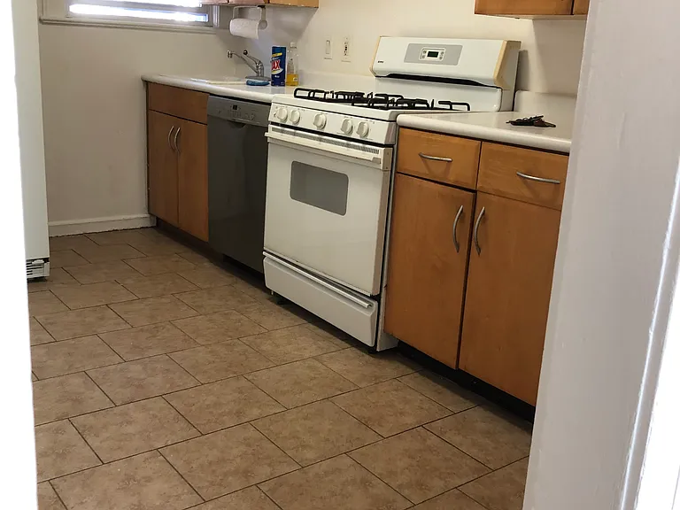 626 Midland Ave #2 — Photo 3