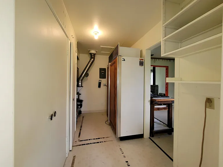 980 Wenzel Ln — Photo 14