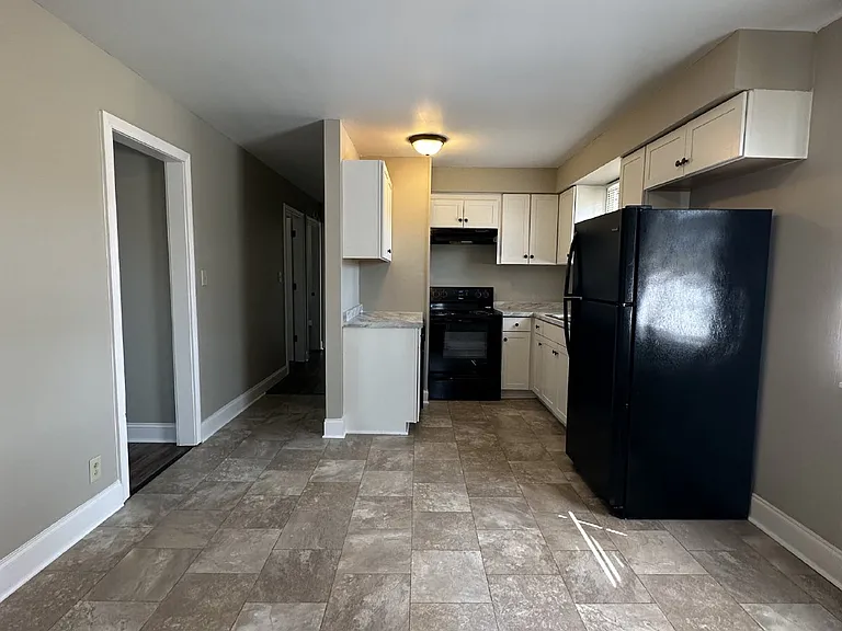 335 Woodale Dr — Photo 6