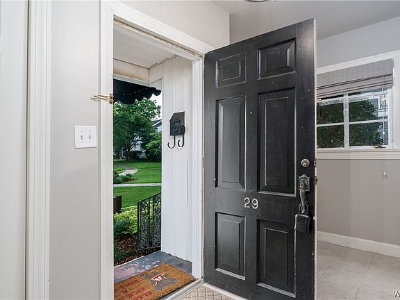 4th image of 29 University Cir