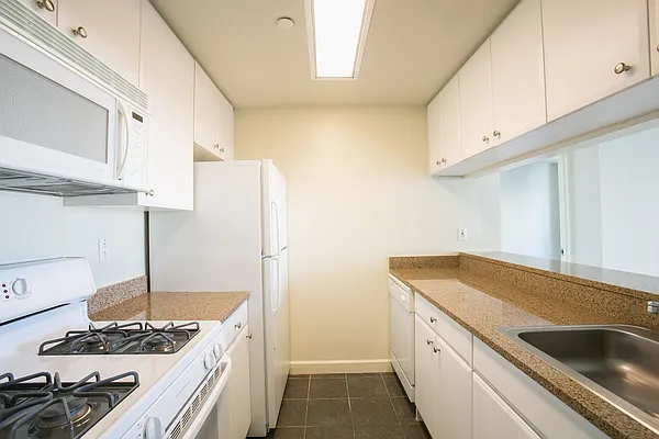 Rented by Stonehenge NYC LLC | media 2