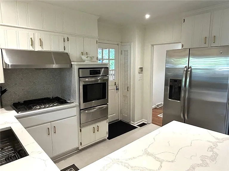 370 Herrington Dr NE — Photo 6