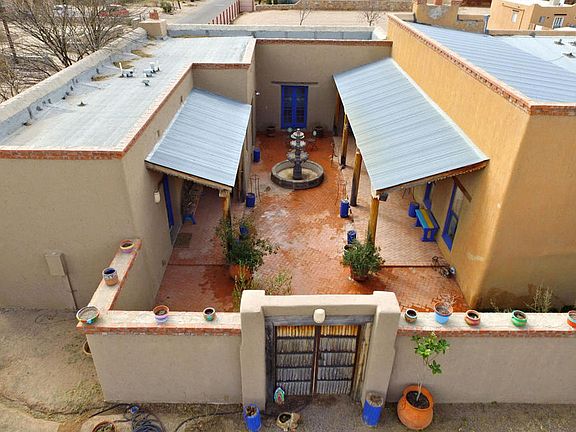 3rd image of 2424 Calle De Parian