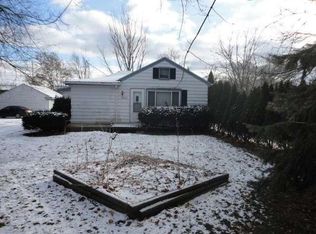 9531 W Cold Spring Rd, Milwaukee, WI 53228