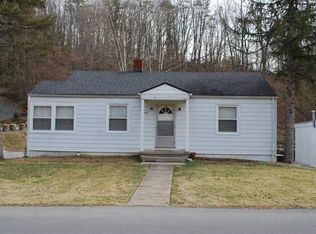 1604 King Springs Rd, Johnson City, TN 37601