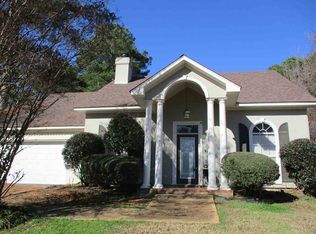 409 Autumn Creek Dr, Ridgeland, MS 39157
