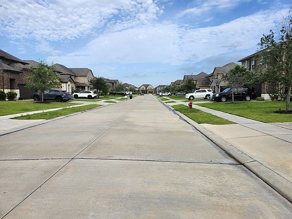 4th image of 1351 Eagle Pass Dr