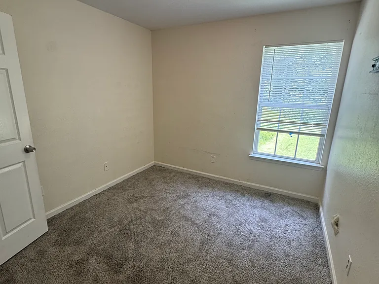 391 Brookview Dr — Photo 19