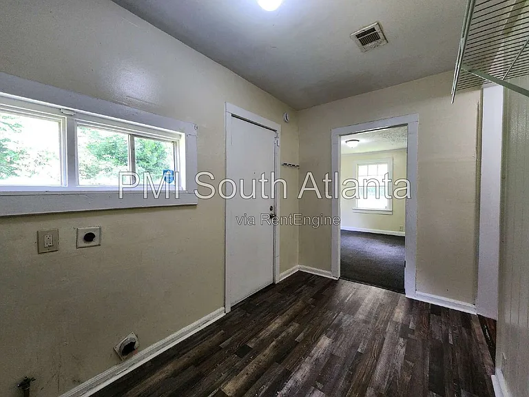348 N 17th St — Photo 17