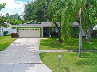 9040 Briarwood Dr, Seminole, FL 33772