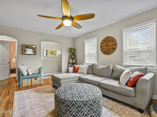 352 Leeward Avenue, Beachwood, NJ 08722