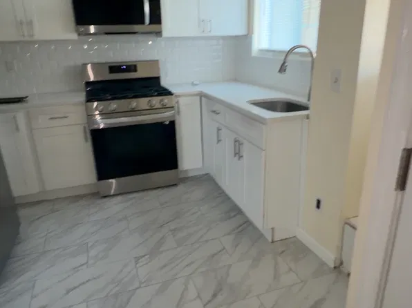 327 Goodrich St #1, Hamden, CT 06517