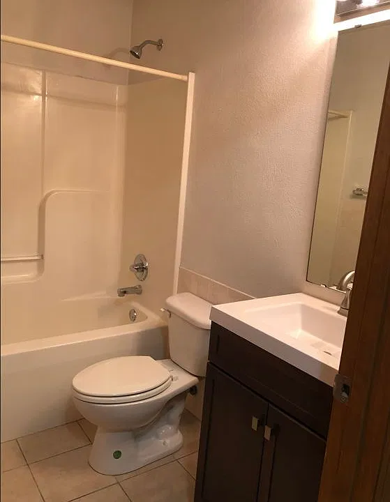 30 Narcissus Dr
