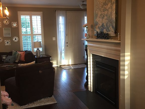 2nd image of 207 Apricot St