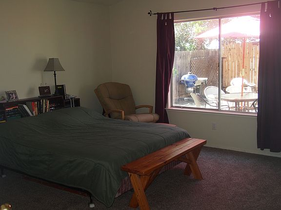 4th image of 111 N Burgan Ave