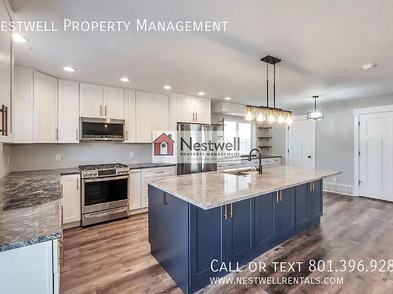 35 E Water Ln — Photo 4