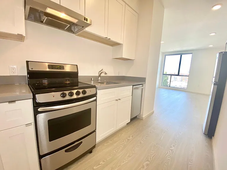 1335 Folsom — Photo 26