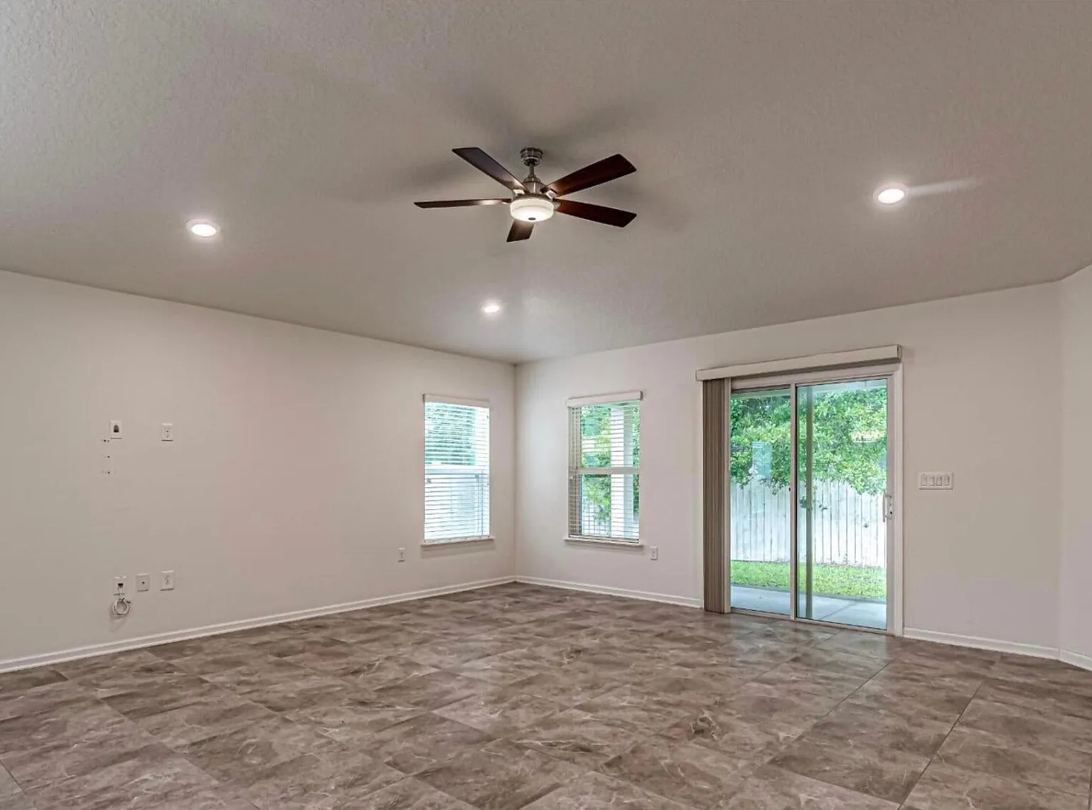 4 bed, 2004 sqft, $2,650 — Photo 4
