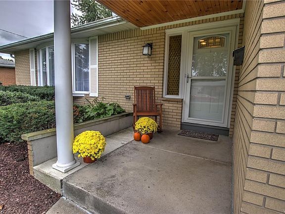 3rd image of 22 Blair Ln