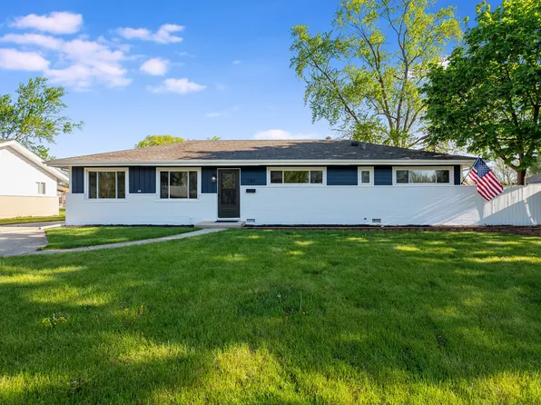 180 Kingman Ln, Hoffman Estates, IL 60169