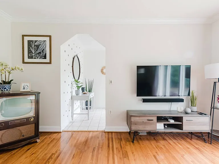 1700 Van Buren Ave #2 — Photo 4