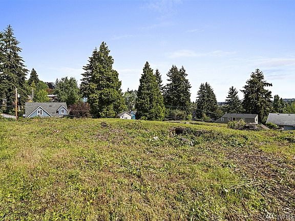 4th image of 710 S Summit Ave