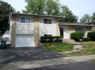 808 S School St, Lombard, IL