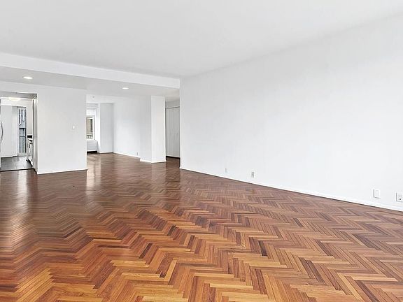 3rd image of 216 E 47th St APT 30A