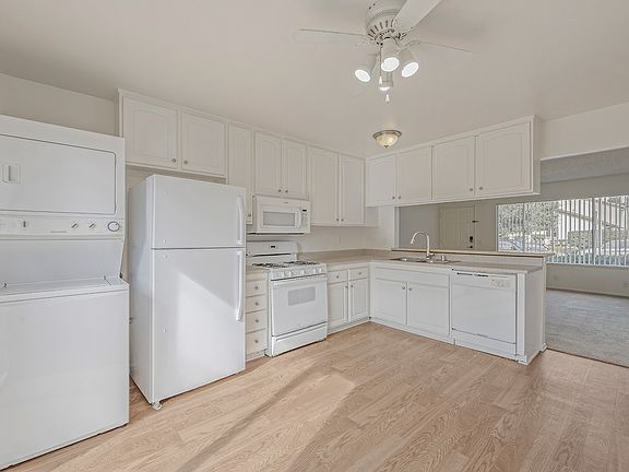 3rd image of 1018 Kelp Ln #13005B