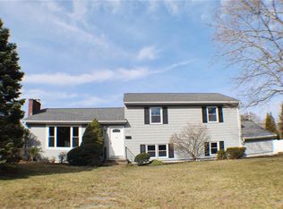 292 Merrymount Dr, Warwick, RI 02888